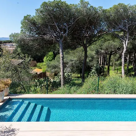 Cosettte Vicenc بيت للعطل *